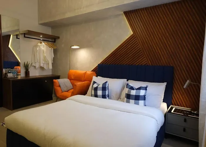 2 Private Designer - Same Floor Near It Park With Pool & Gym Apartament